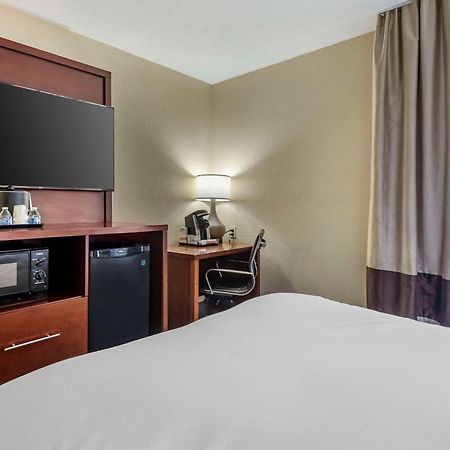 Comfort Inn Asheville East-Blue Ridge Pkwy Access Bagian luar foto