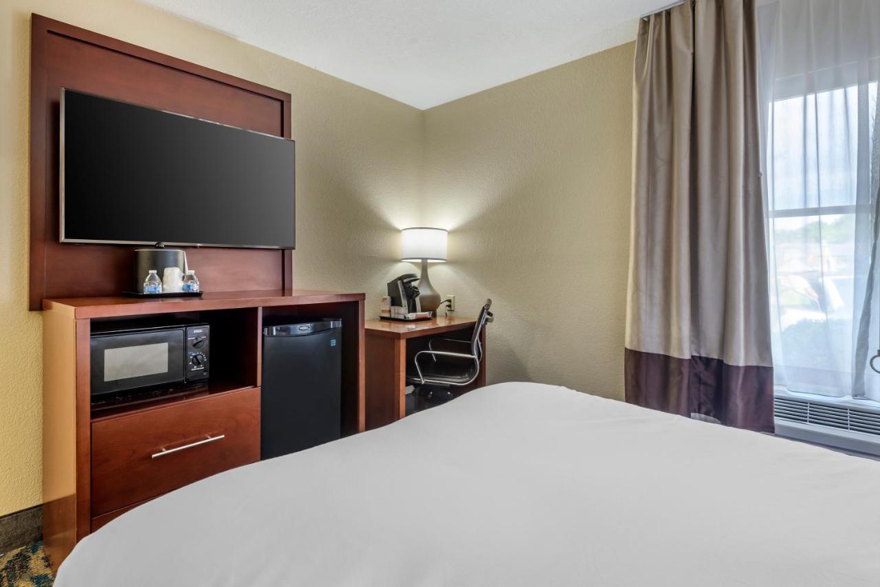 Comfort Inn Asheville East-Blue Ridge Pkwy Access Bagian luar foto