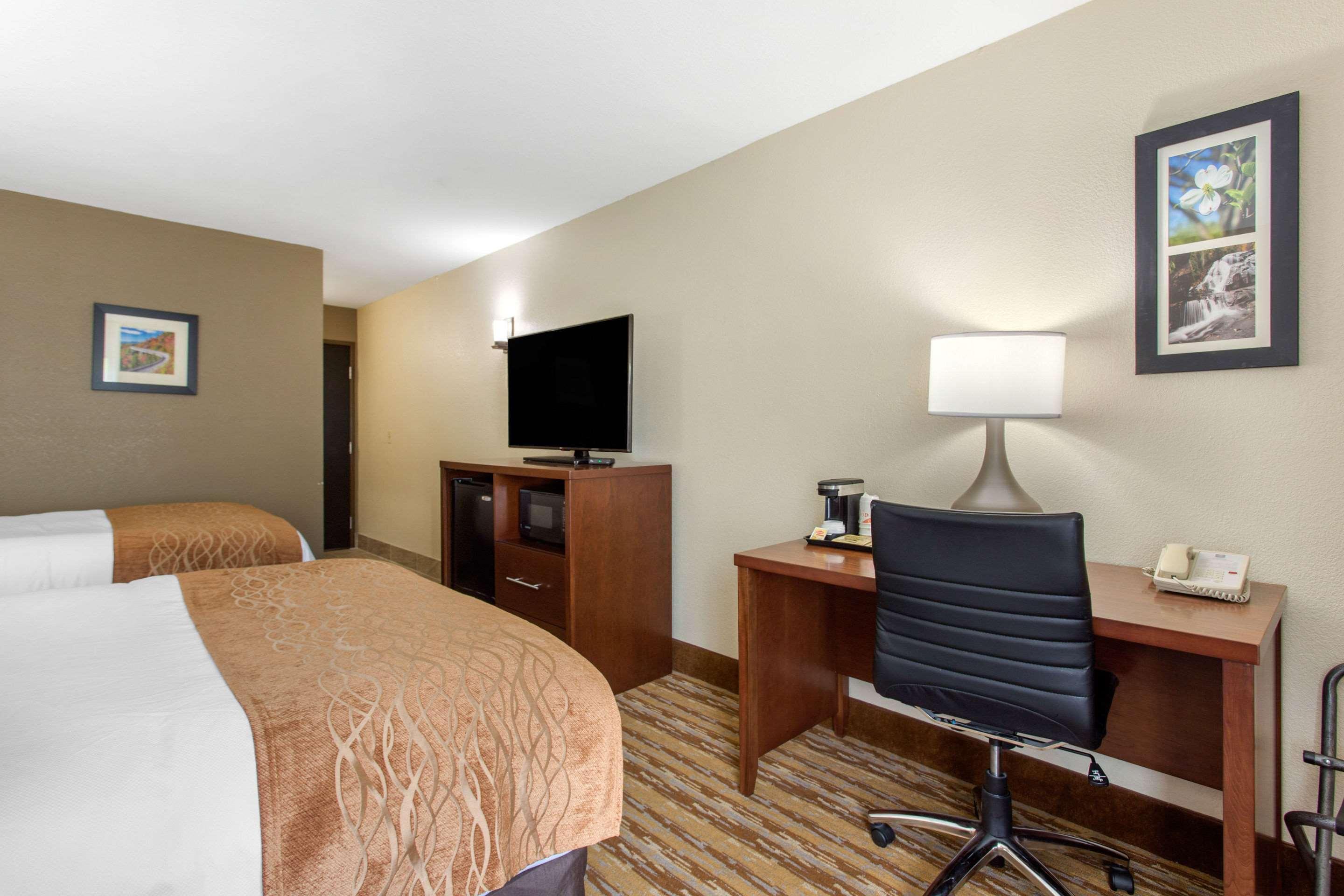 Comfort Inn Asheville East-Blue Ridge Pkwy Access Bagian luar foto