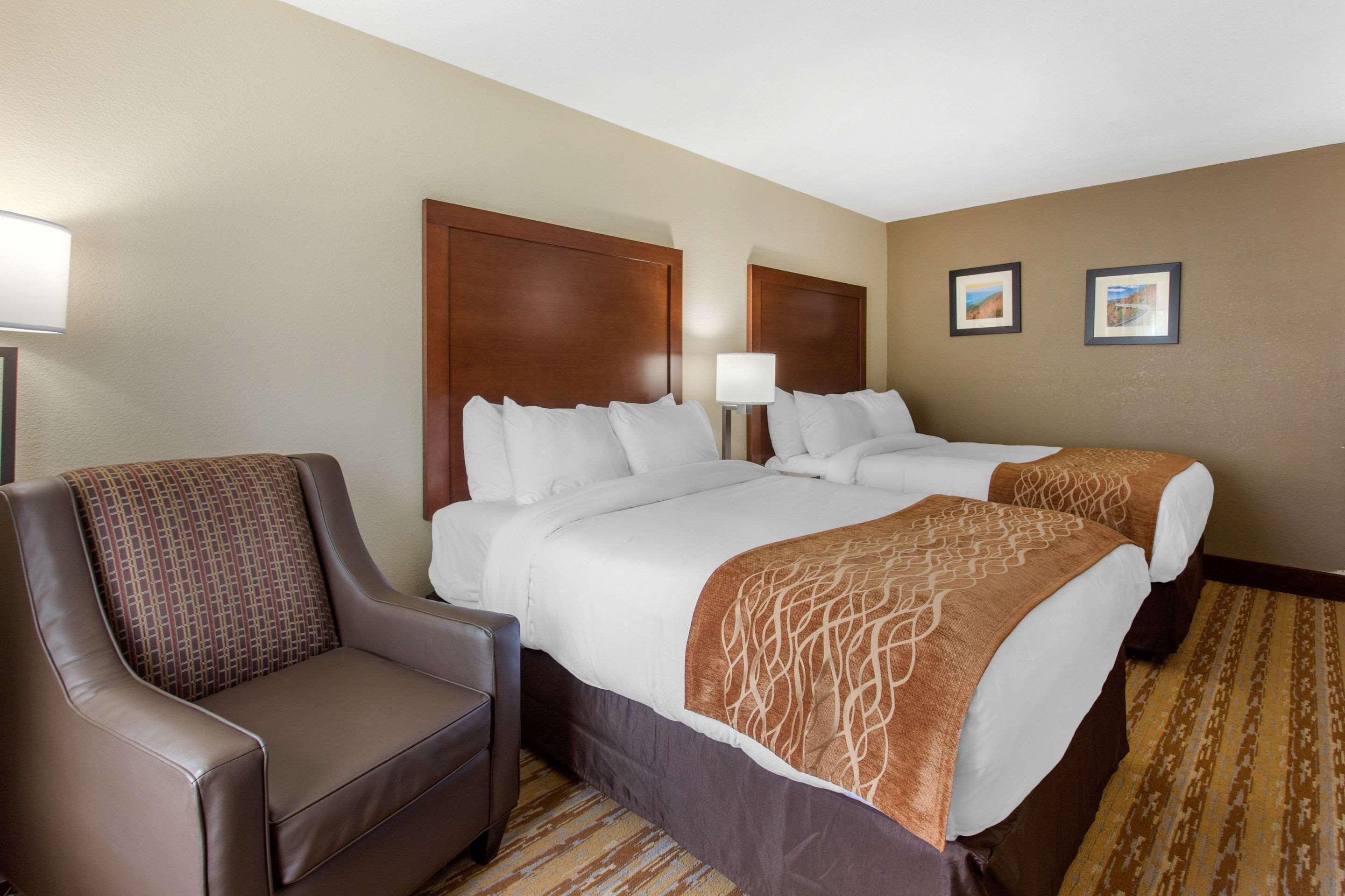Comfort Inn Asheville East-Blue Ridge Pkwy Access Bagian luar foto