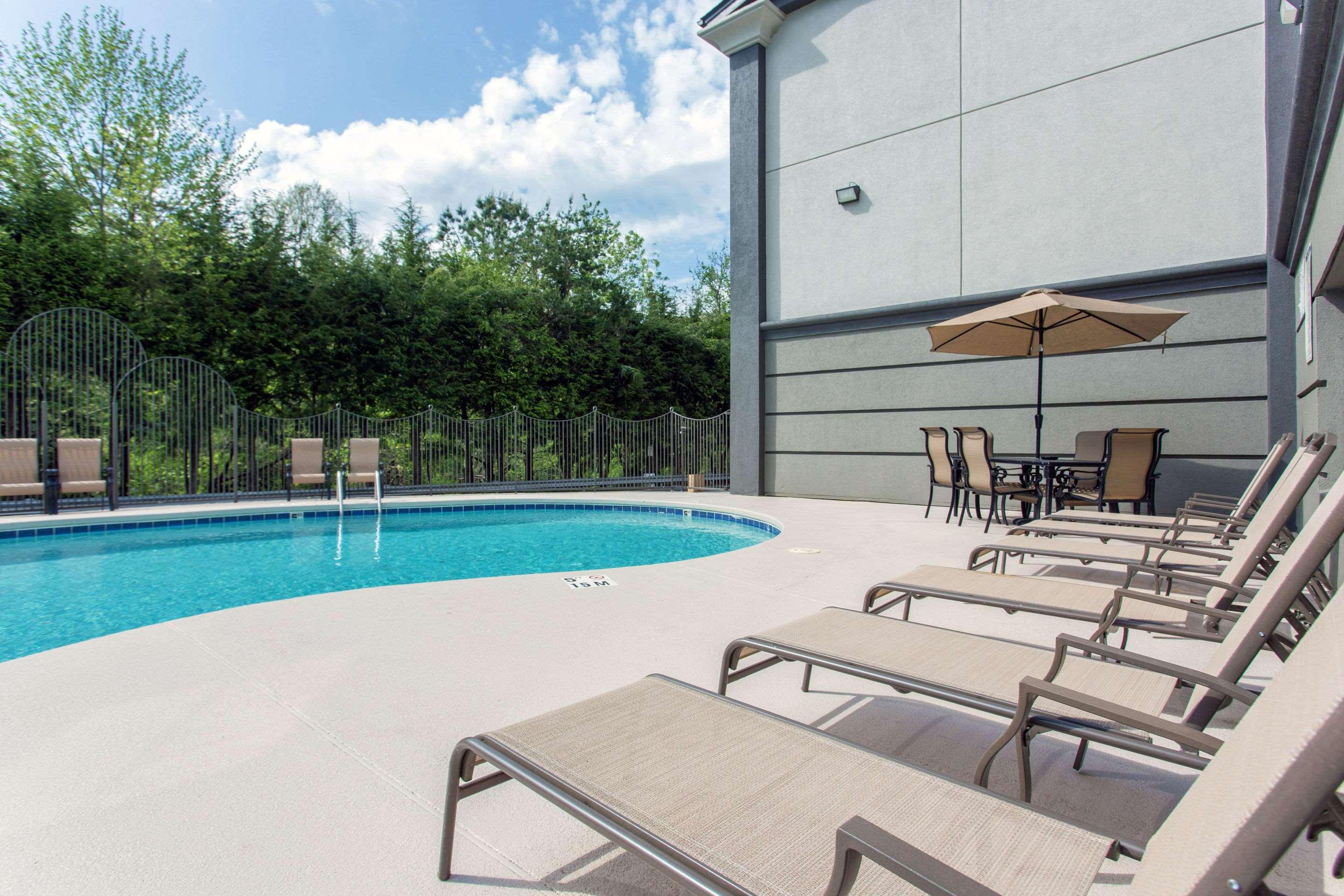 Comfort Inn Asheville East-Blue Ridge Pkwy Access Bagian luar foto