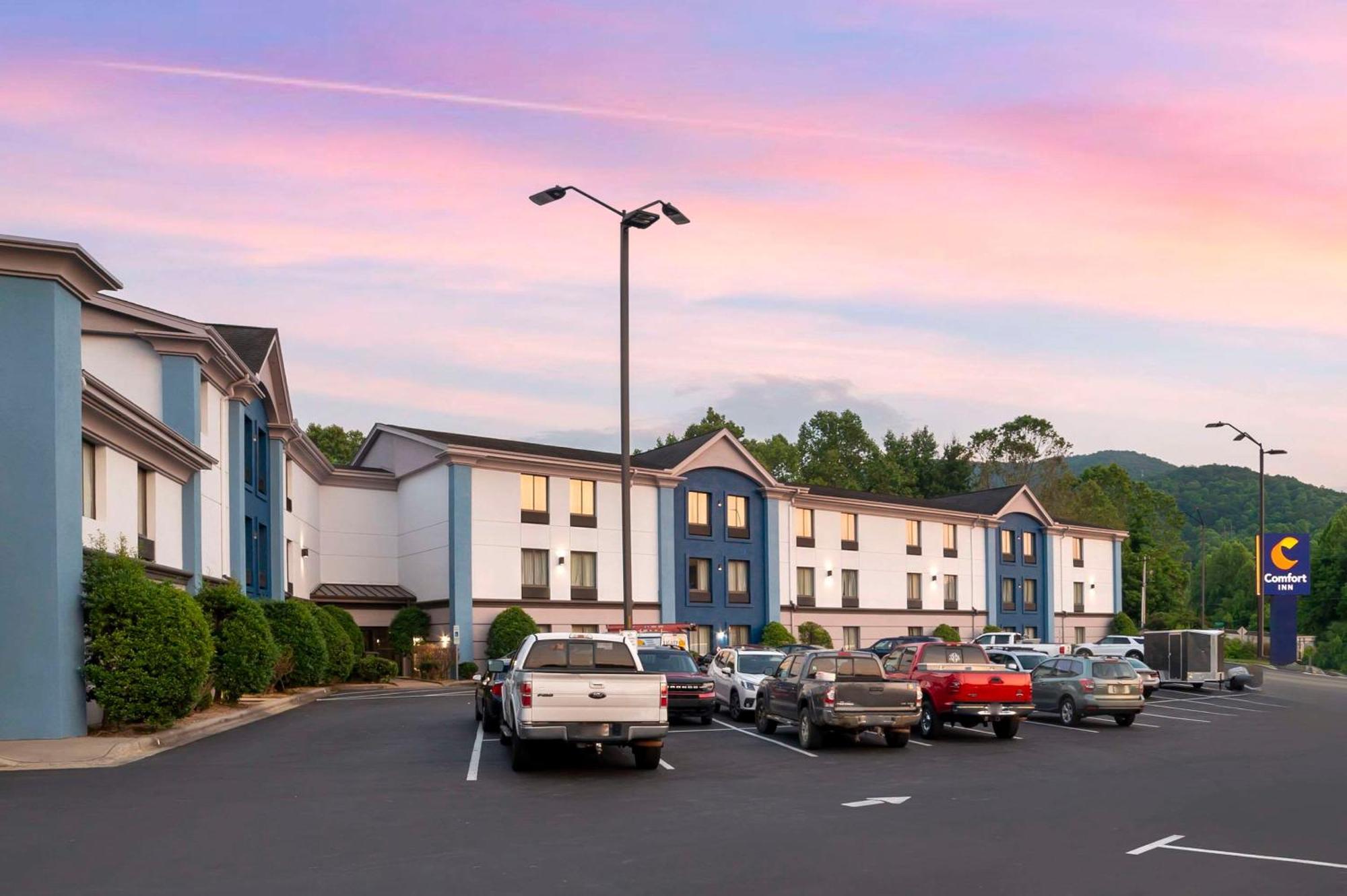 Comfort Inn Asheville East-Blue Ridge Pkwy Access Bagian luar foto