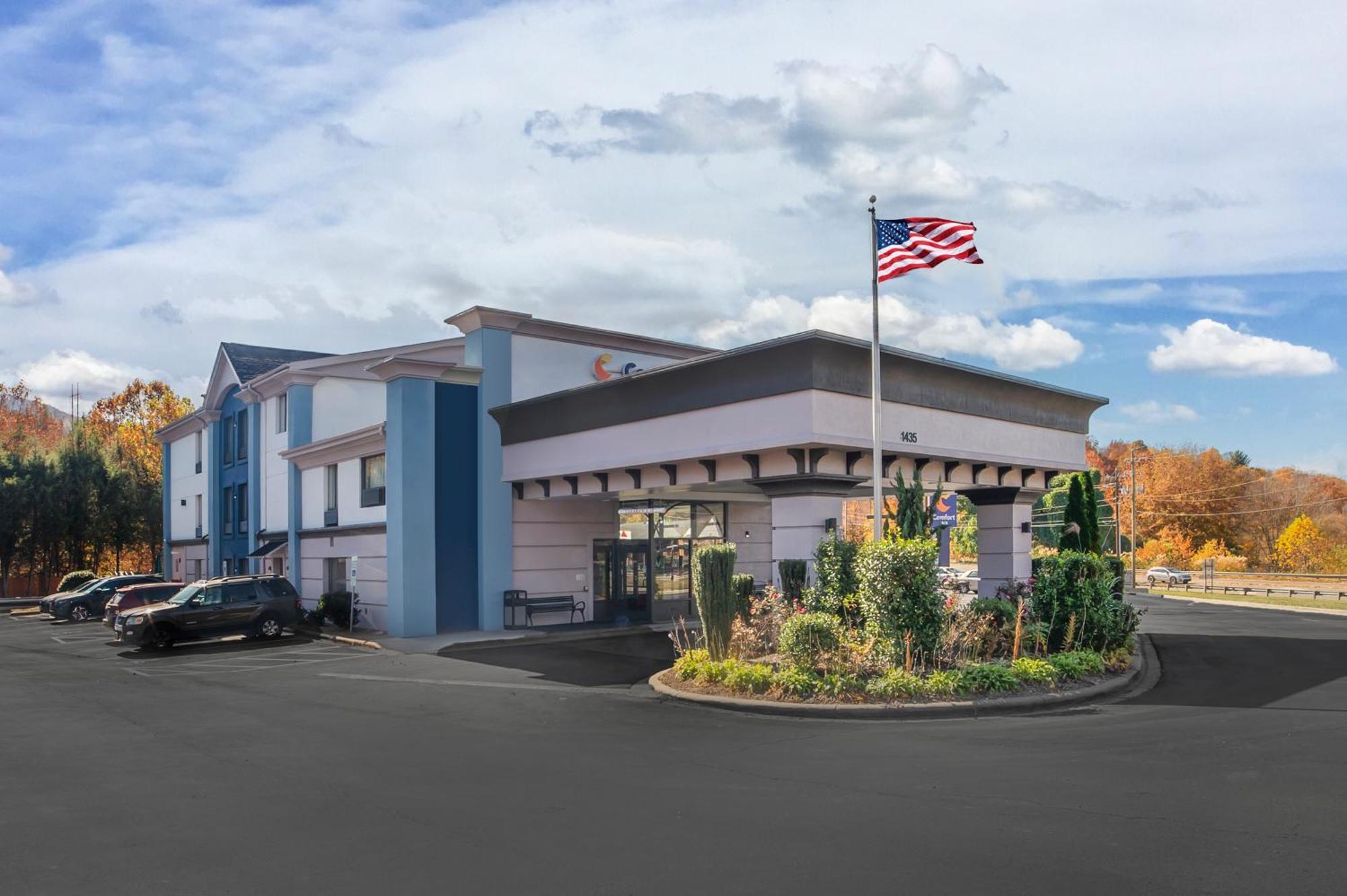 Comfort Inn Asheville East-Blue Ridge Pkwy Access Bagian luar foto