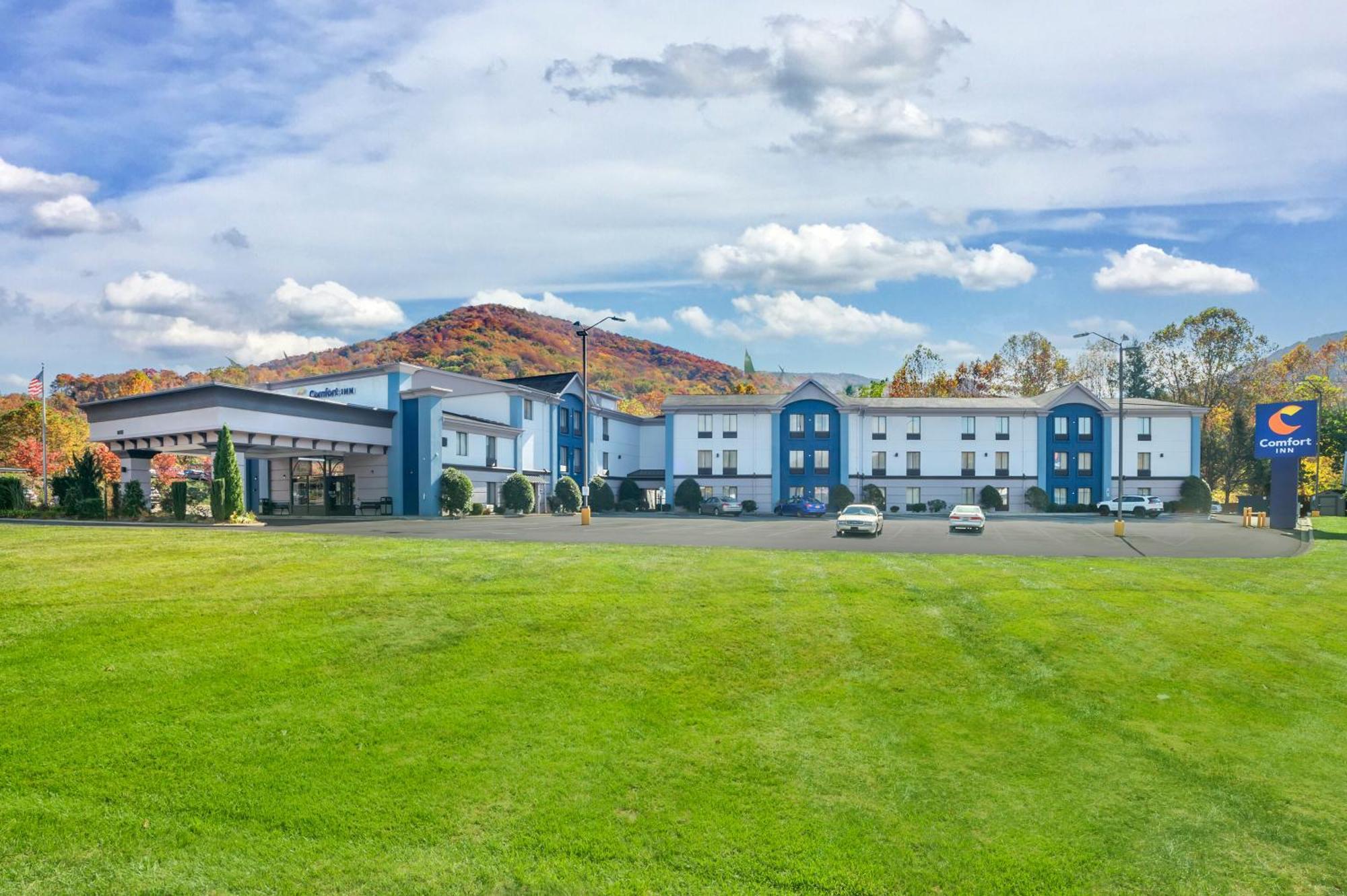 Comfort Inn Asheville East-Blue Ridge Pkwy Access Bagian luar foto