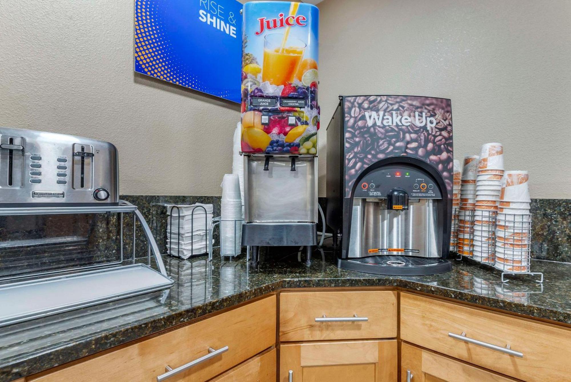 Comfort Inn Asheville East-Blue Ridge Pkwy Access Bagian luar foto